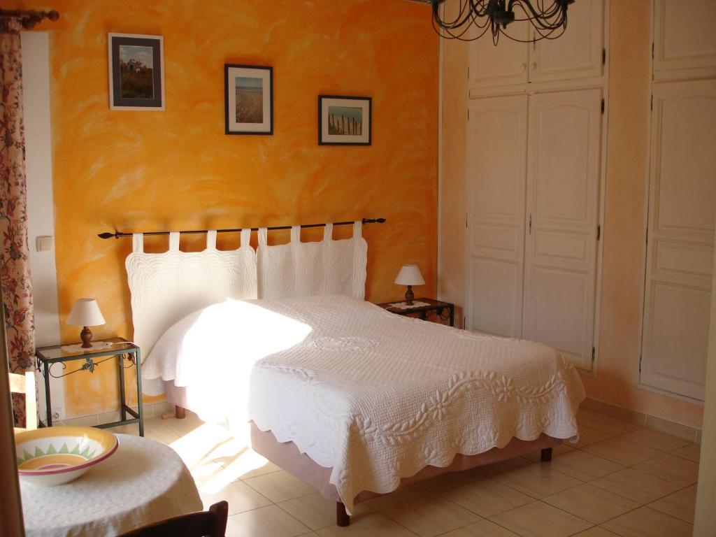 Hotel Domaine De La Grange Neuve La Roque-sur-Pernes Zimmer foto